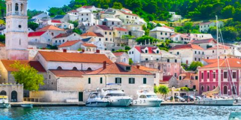 Camper en Croatie; soleil, mer, plage et nature