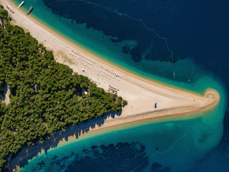 Belle plage : Zlatni Rat.