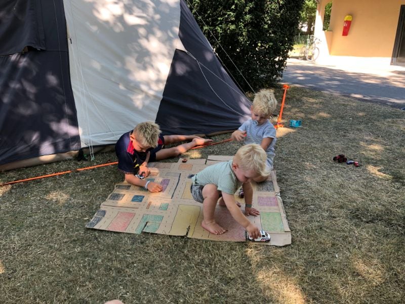 Tapis de jeu pour le camping