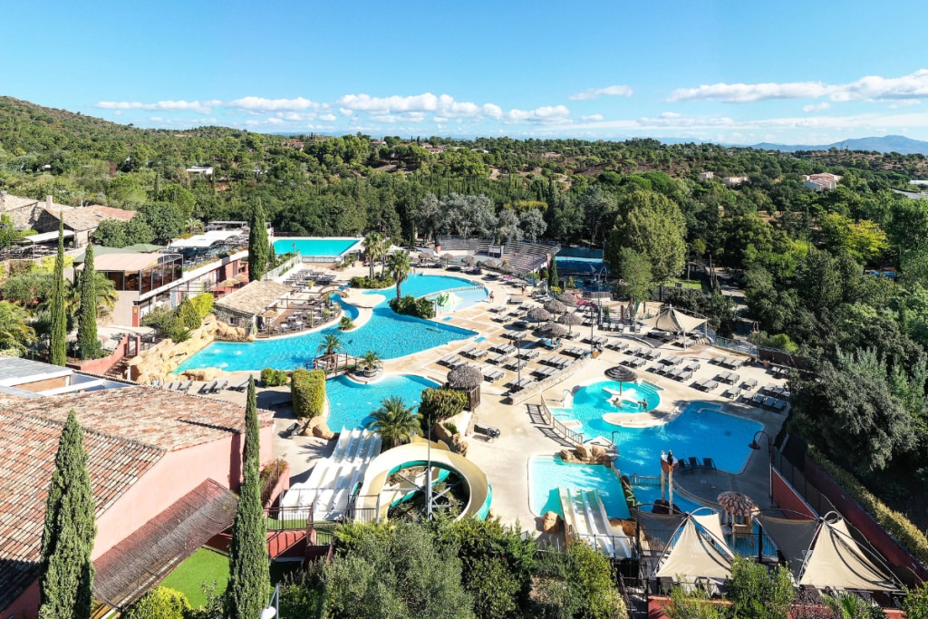 paradis aquatique Camping Domaine de la Bergerie plus belle piscine de camping France