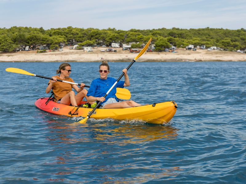 Petit rafraîchissement en kayak à Kaap Kamenjak