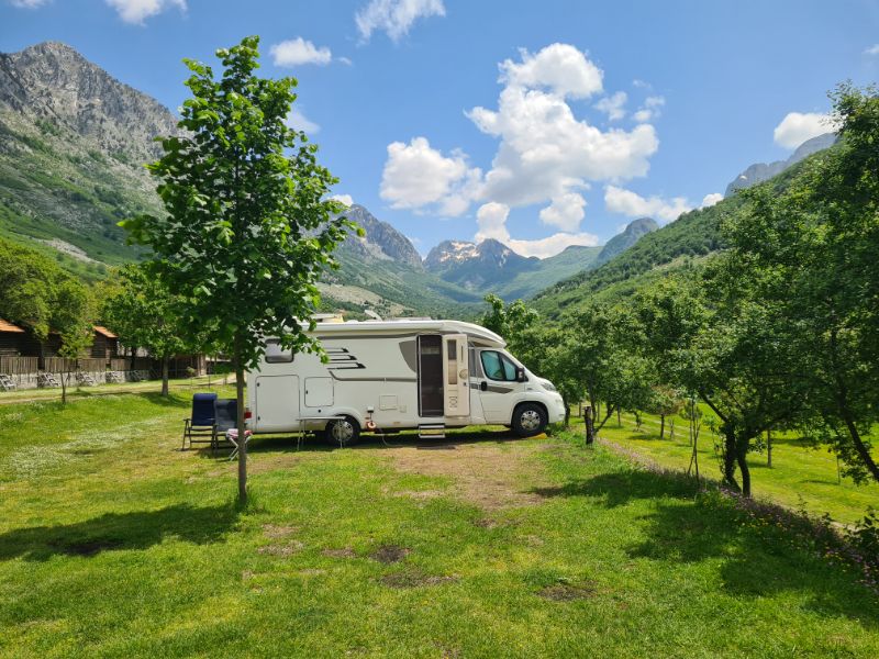 Kamperen met camper in Albanië