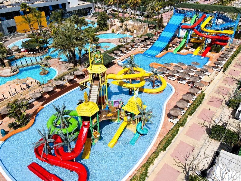 plus-beau-piscine-camping-la-marina