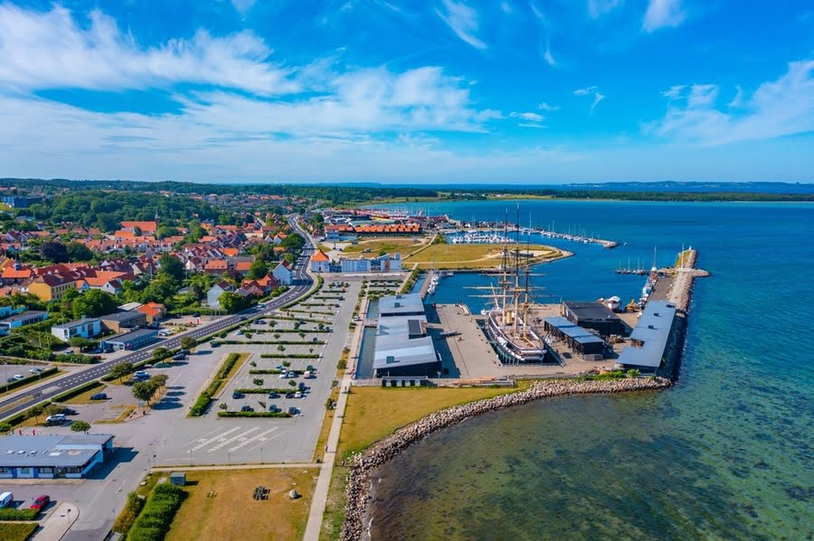 vue sur le port de plaisance d’Ebeltoft